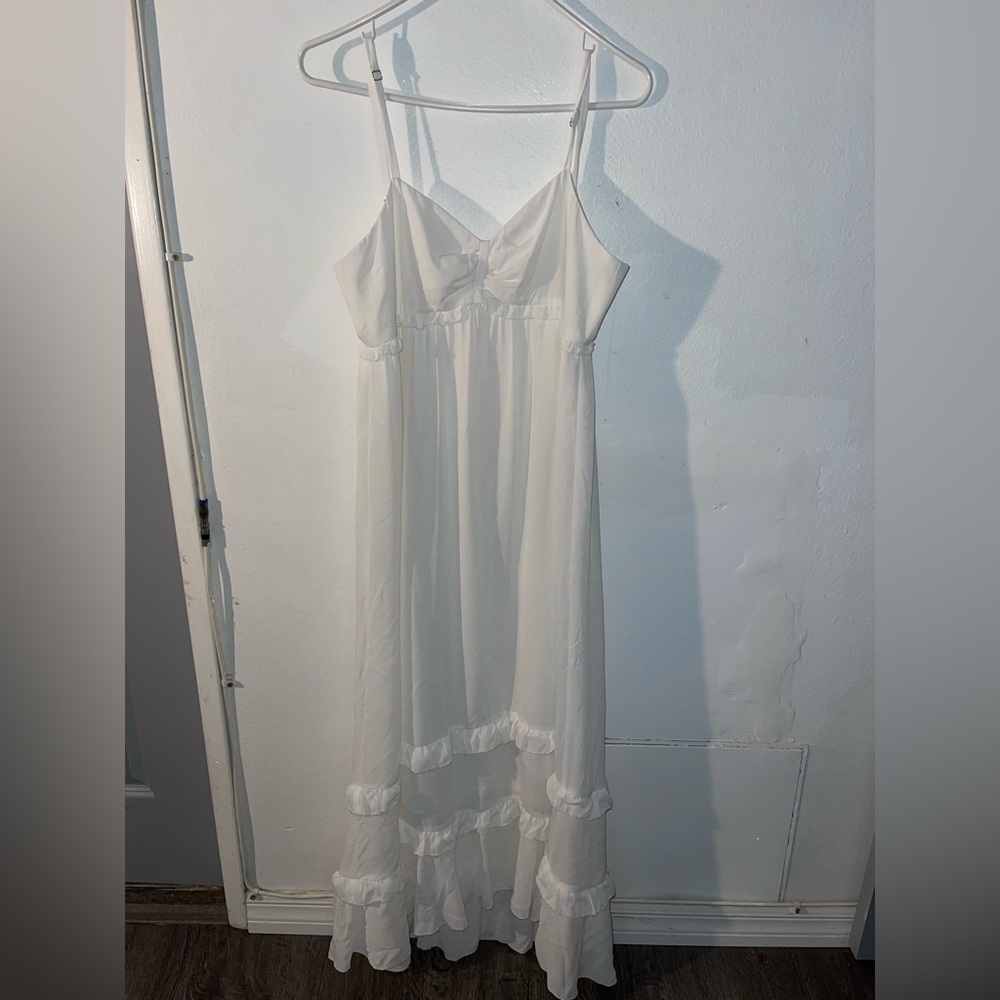 Nicole Miller colc on polyester white summer dress